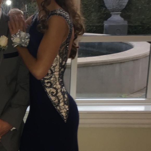 Navy prom gown!! - Picture 4 of 6